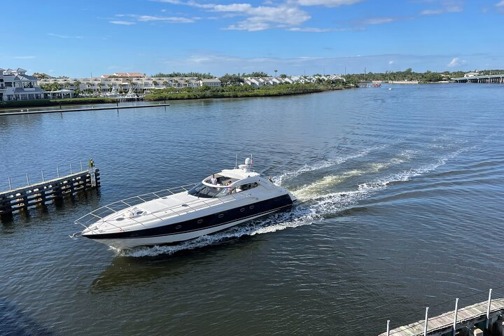  Luxury Yacht 65' Sunseeker 4 hours from Palm Beach  - Photo 1 of 25
